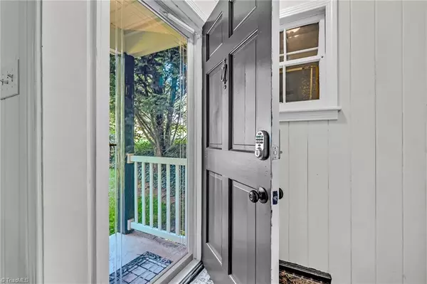 Winston-salem, NC 27103,829 S Sunset DR