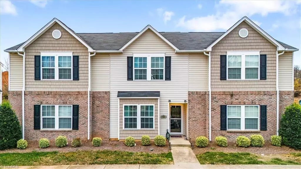 Kernersville, NC 27284,856 Federal Hall LN