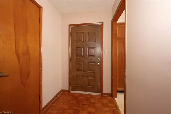 Winston-salem, NC 27103,2301 Flagstone CT