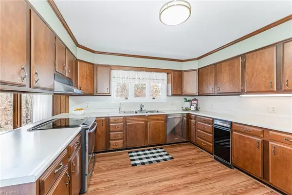 Winston-salem, NC 27103,2694 Lockwood DR