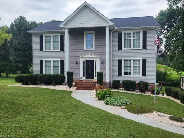 6017 Woods Edge LN, Kernersville, NC 27284