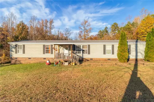 305 Whispering Oaks DR, Lexington, NC 27292