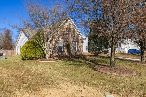 Winston-salem, NC 27107,3765 Field Sedge DR