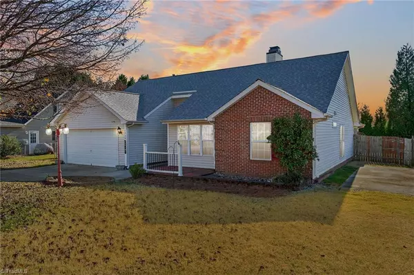 1240 Birch Hill DR, Kernersville, NC 27284