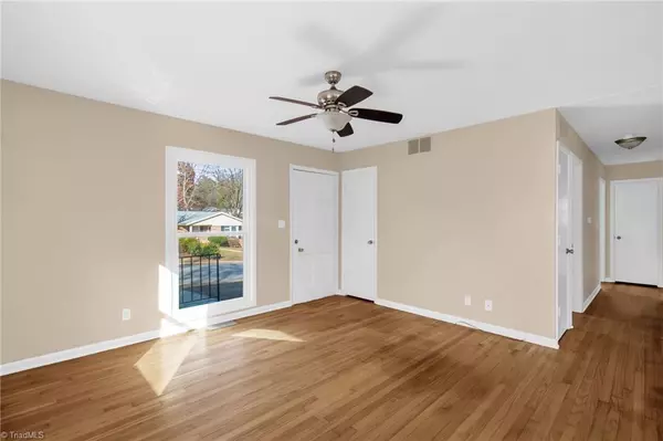 Winston-salem, NC 27103,1884 Deborah LN