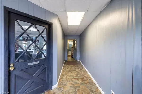 West Jefferson, NC 28694,304 S Jefferson AVE