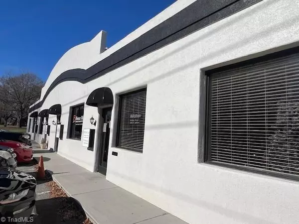 501 E Main ST, Yadkinville, NC 27055