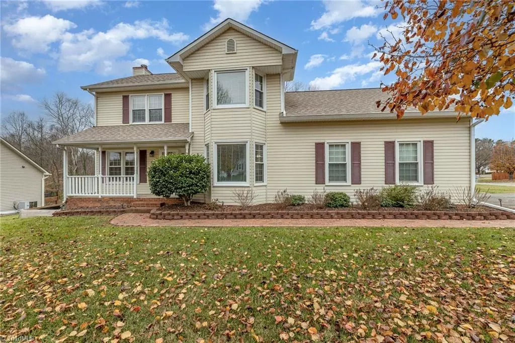 Winston-salem, NC 27105,228 Creeksedge CT