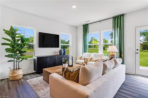 Haw River, NC 27258,911 pilot ST