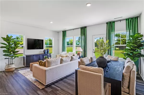 Haw River, NC 27258,911 pilot ST