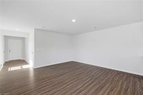 King, NC 27021,179 Plumtree CT