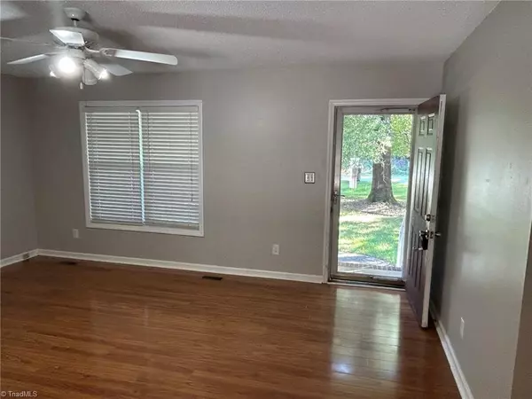 Greensboro, NC 27410,5710 Country LN