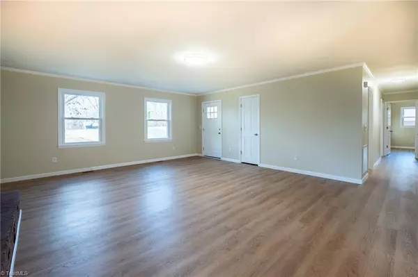 Haw River, NC 27258,955 Lyndon LN