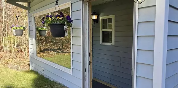 Pelham, NC 27311,318 Winesap DR