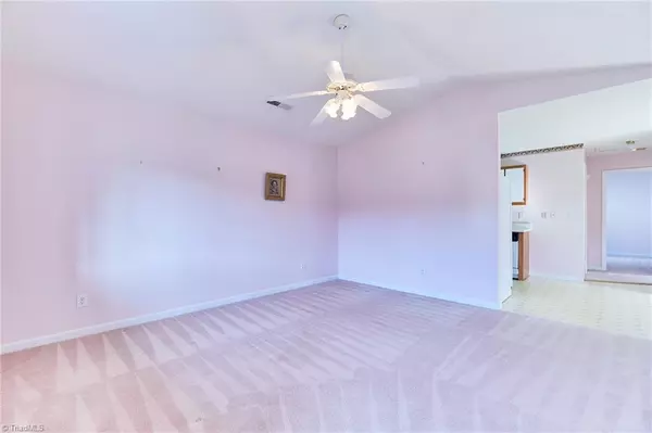 Winston-salem, NC 27103,2625 Stratford Lake RD