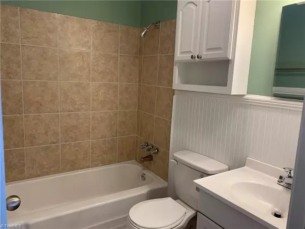 High Point, NC 27260,1509 E Commerce AVE