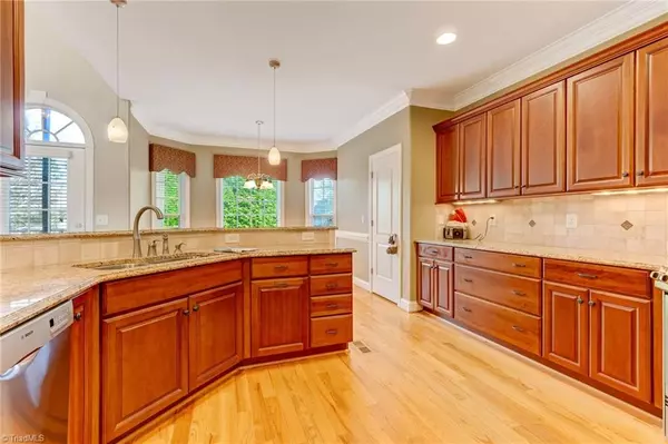 Winston-salem, NC 27107,1330 Meadowlands DR