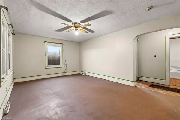 Winston-salem, NC 27105,2524 Patrick AVE