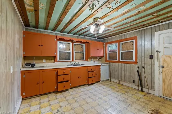 Winston-salem, NC 27105,2524 Patrick AVE