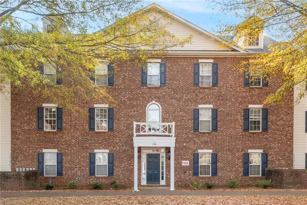 Advance, NC 27006,298 Town Park DR #202