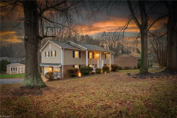 4608 Sun Valley LN, Kernersville, NC 27284