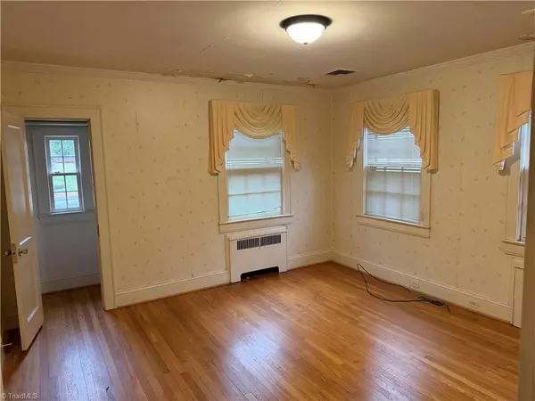 Winston-salem, NC 27127,3302 Konnoak DR