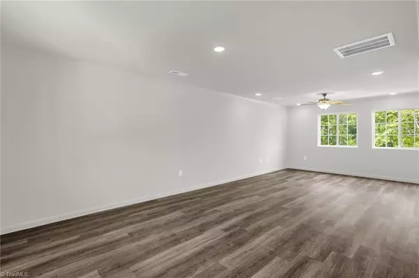 Winston-salem, NC 27105,4274 Willingham WAY