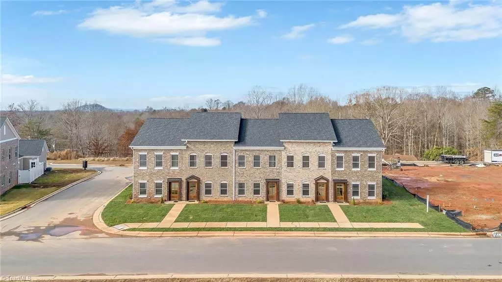 Hickory, NC 28602,2117 24Th Street LN SE