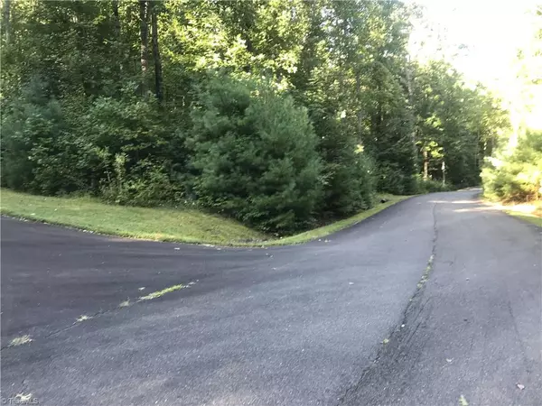TBD Lot 28 Sonterra DR, Lansing, NC 28643