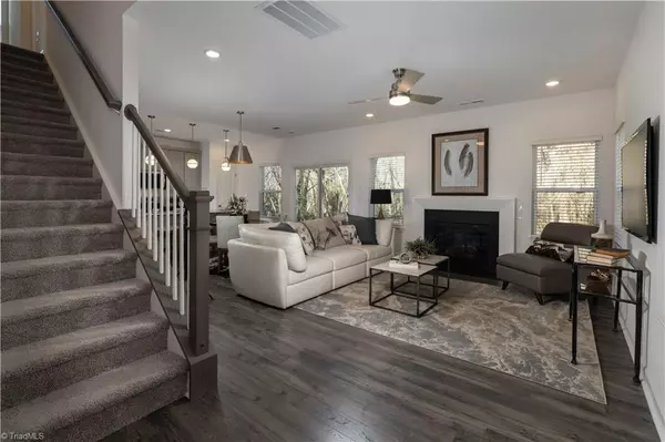 Winston-salem, NC 27127,2125 Hogan Point DR #1018