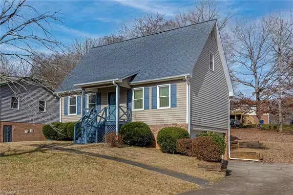 2945 Poinsetta DR, Winston-salem, NC 27107