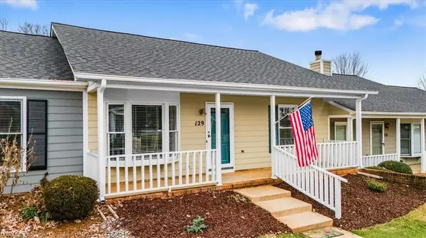 Greensboro, NC 27409,814 Guilford College RD #129