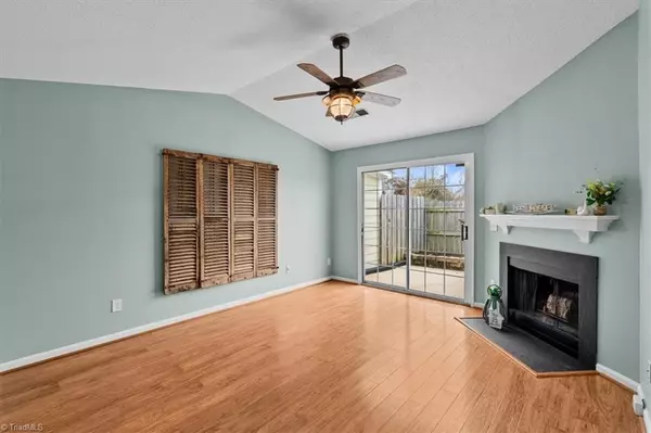 Greensboro, NC 27409,814 Guilford College RD #129