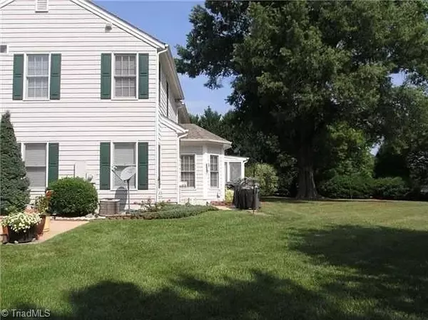 Charlotte, NC 28269,8747 Fox Chase LN #22