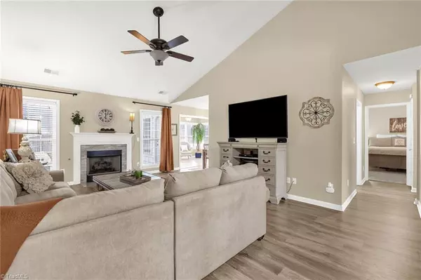 Summerfield, NC 27358,8 Broadleaf CT