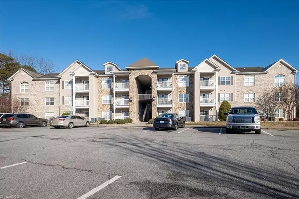 Greensboro, NC 27410,7104 #106 W Friendly AVE