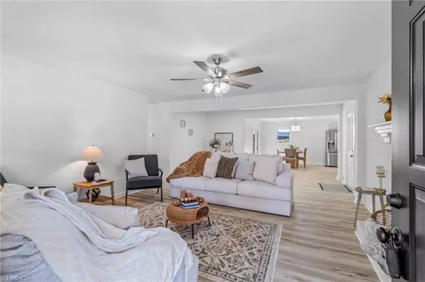 Winston-salem, NC 27105,5038 Longbrook CIR