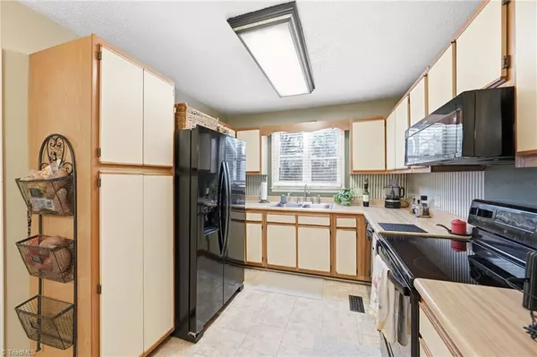 High Point, NC 27265,2005 Carlisle WAY