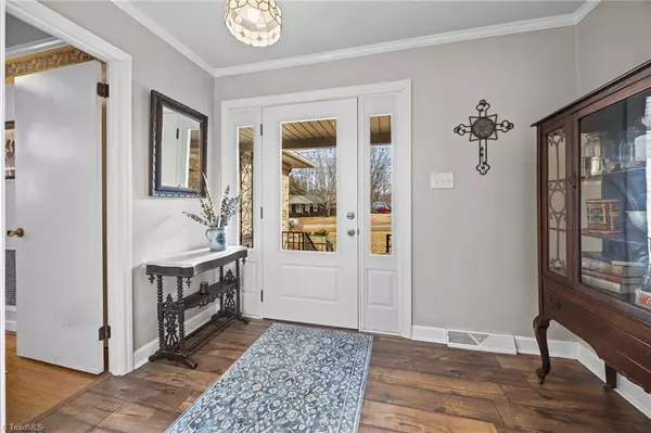 Burlington, NC 27217,1625 Robinhood DR