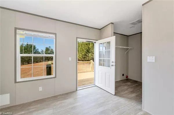 Hiddenite, NC 28636,657 Mt Wesley Church RD