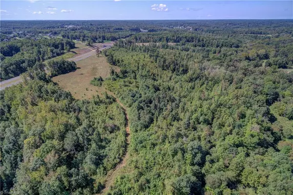 Summerfield, NC 27358,5366 #A Bunch RD