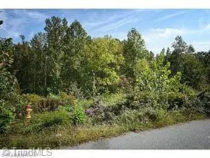 145 & 146 Bay Tree LN, Thomasville, NC 27360