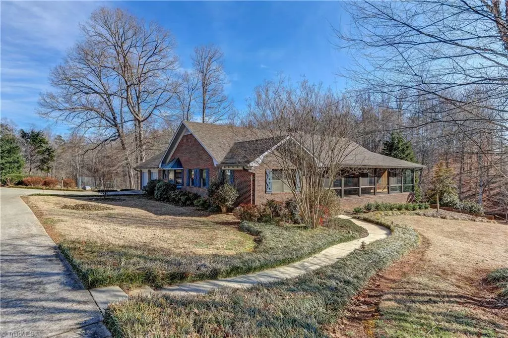 Summerfield, NC 27358,761 Hudson RD