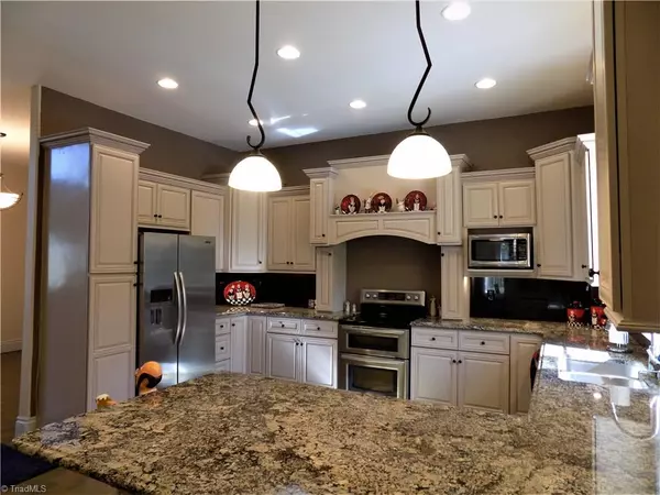 Oak Ridge, NC 27310,4574 Peeples RD