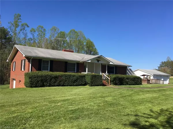 250 Union Hill RD, Thurmond, NC 28683