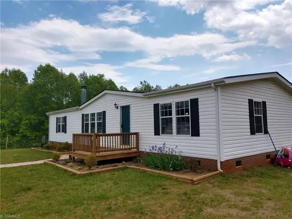 279 Cedar Lake TRL, Mount Airy, NC 27030