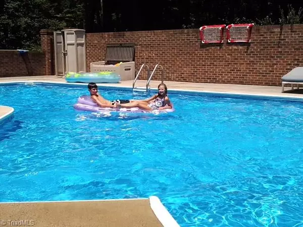 King, NC 27021,314 Holly Ridge DR