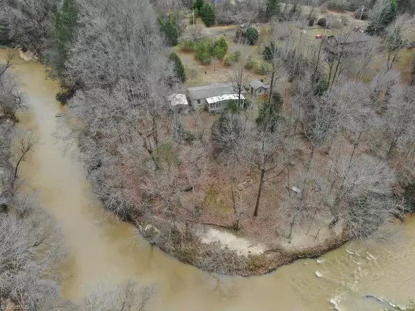 511 Abner LN, Mount Airy, NC 27030