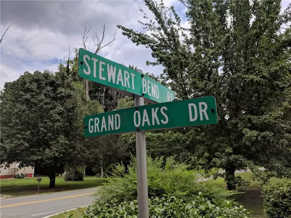 204 Grand Oaks DR, Gibsonville, NC 27249