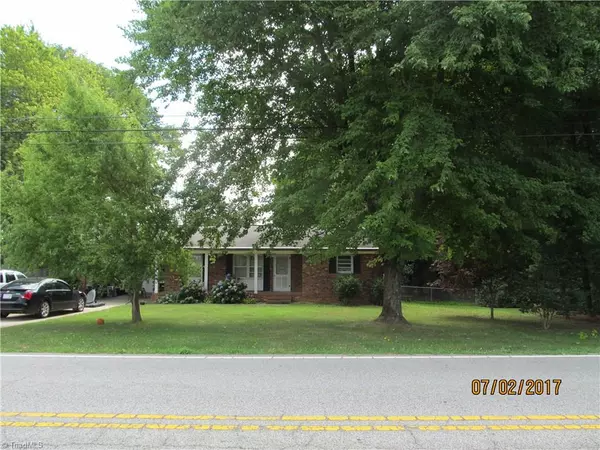 4174 County Line RD, Thomasville, NC 27360